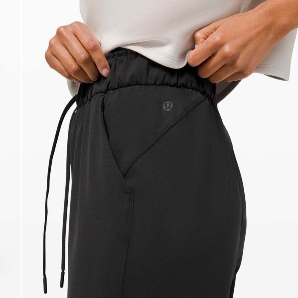 Black Lululemon Keep Moving Crop, Cropped Pants, High Rise 23", size 14